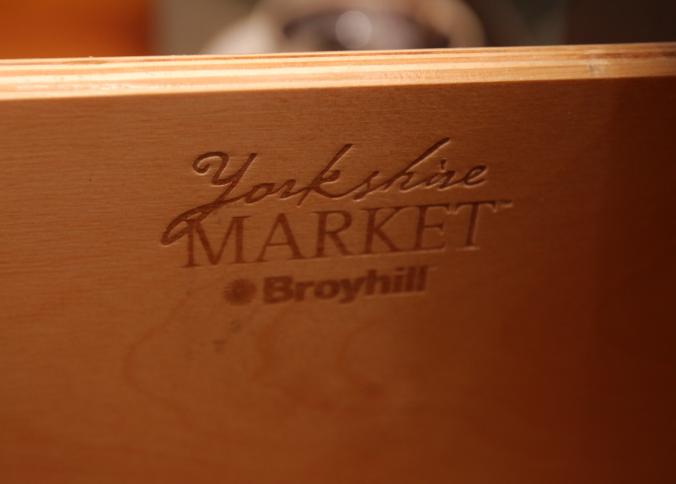 Broyhill yorkshire 2024 market collection