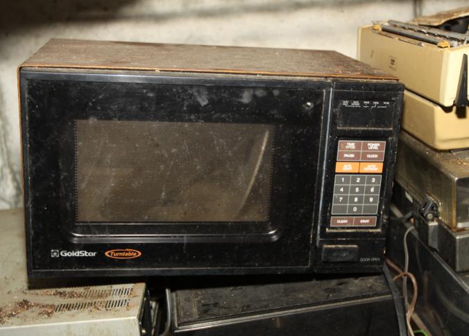 goldstar turntable microwave