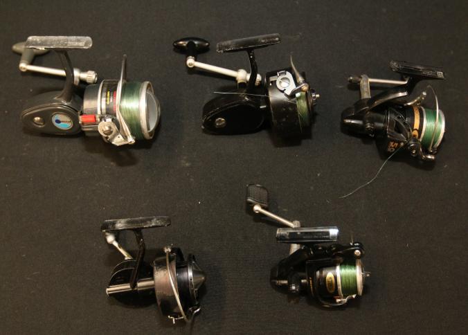 Sold at Auction: 2 x vintage fishing reels incl, Pflueger Capitol