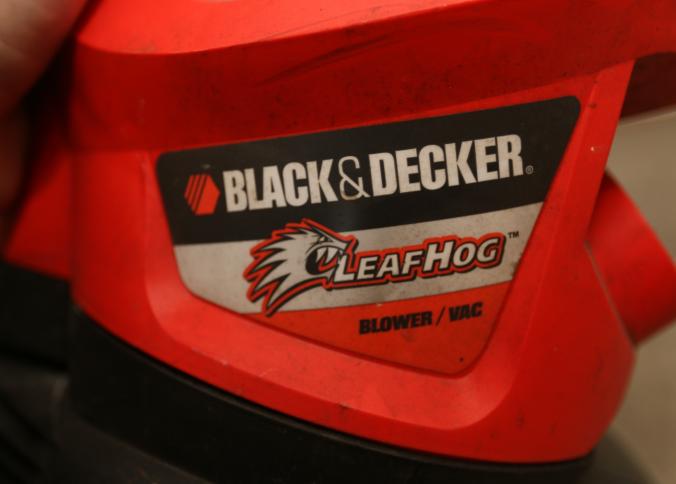 Sold at Auction: Working Black and Decker Leaf Hog Blower
