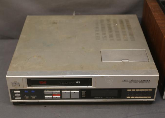 Fisher fvh-725 video casette recorder fashion w/remote