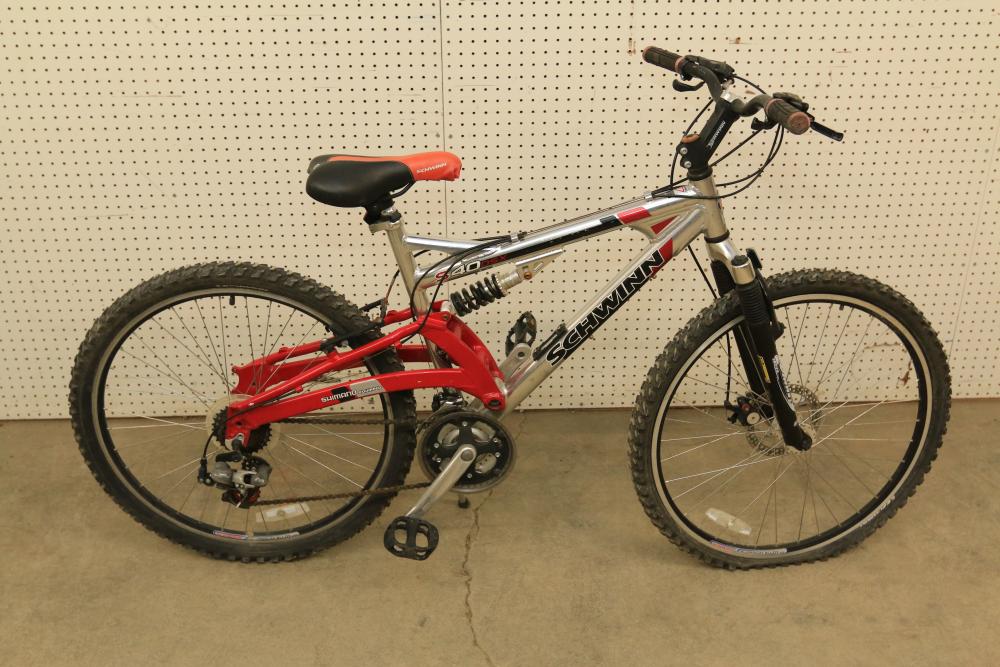 Red schwinn mountain online bike