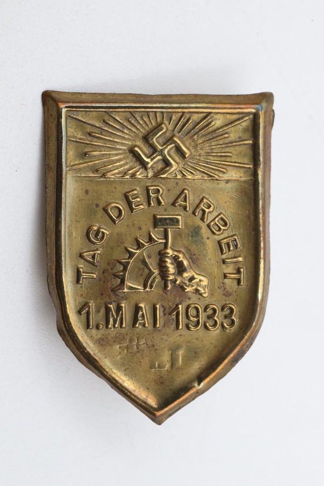 Design in Deutschland 1933–45 Absolute Auctions & Realty
