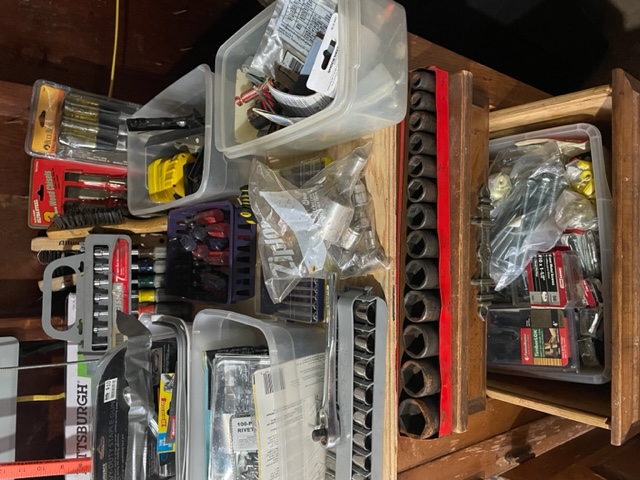 Tools Condation Absolute Auctions & Realty