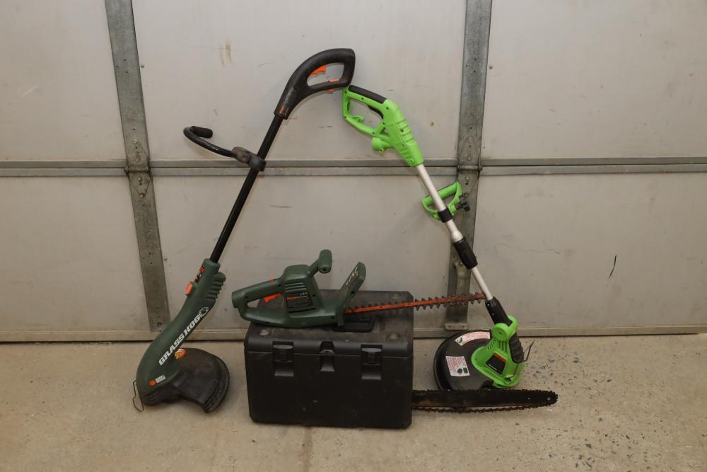 Sold at Auction: BLACK AND DECKER ELECTRIC EDGER PICKUP ONLY